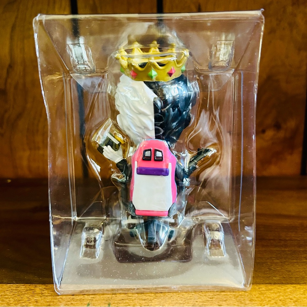 NIB Youtooz #187 Ranboo Youtube 5" Sitting Crown Cat Vinyl Figure NEW IN BOX - Picture 7 of 16